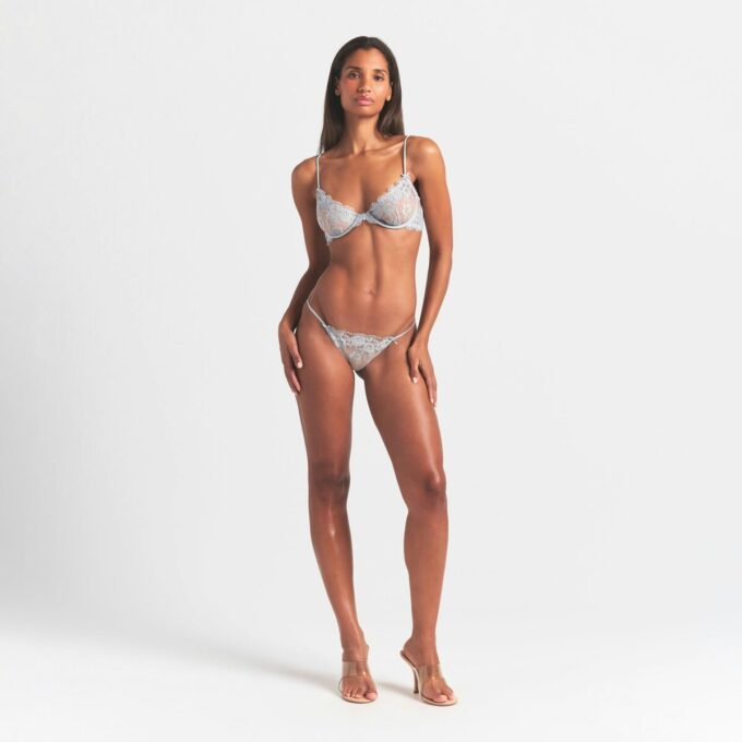 EMBROIDERED LINGERIE FRONT CLOSE UNLINED BRA