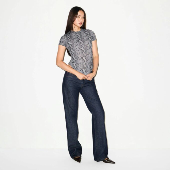 FITS EVERYBODY T-SHIRT