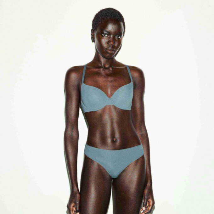 FITS EVERYBODY THONG