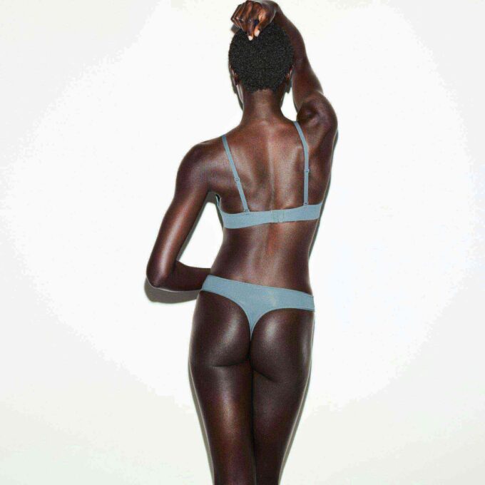 FITS EVERYBODY THONG