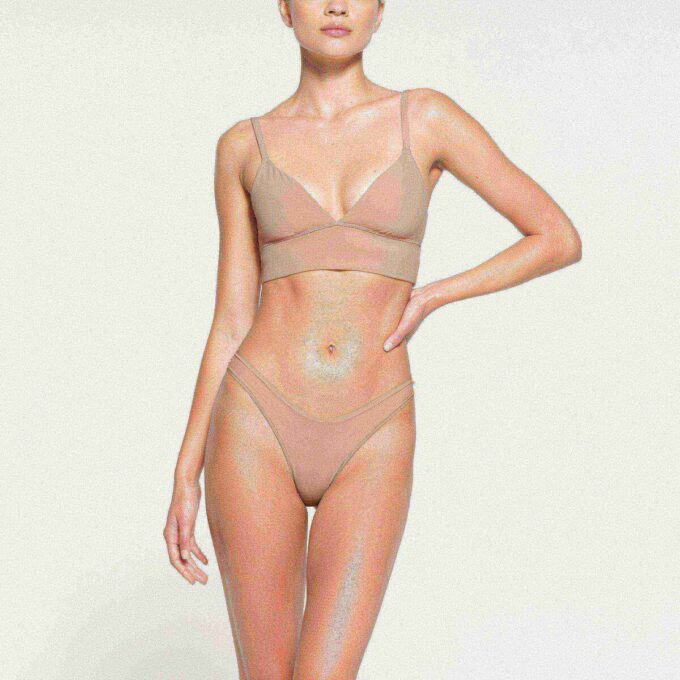 FITS EVERYBODY TRIANGLE LONGLINE BRALETTE FITS EVERYBODY TRIANGLE LONGLINE BRALETTE