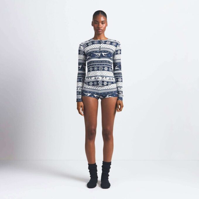 LOGO PLUSH POINTELLE HENLEY SET