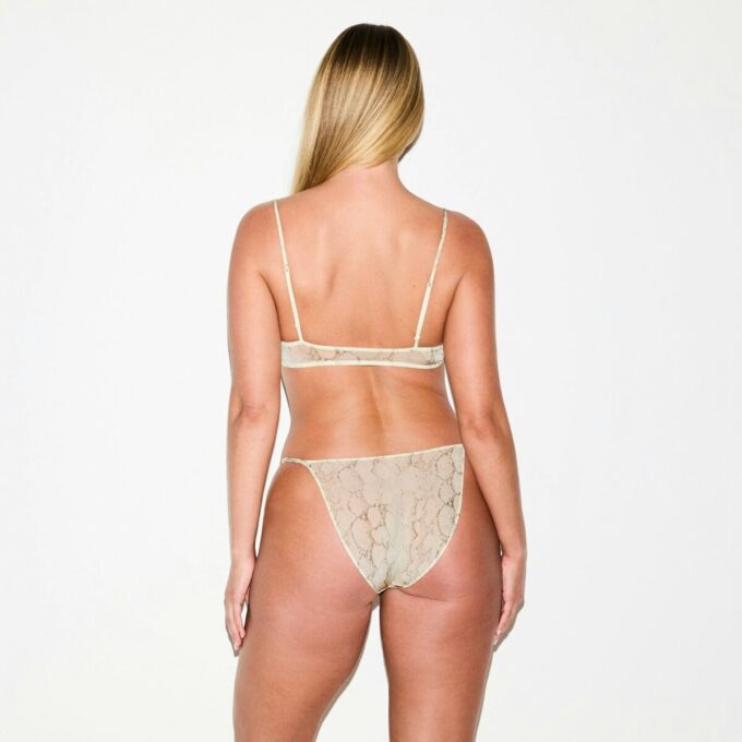 MILKY SHEER TRIANGLE BRALETTE MILKY SHEER TRIANGLE BRALETTE