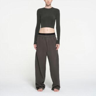 NEW VINTAGE CROPPED LONG SLEEVE T-SHIRT