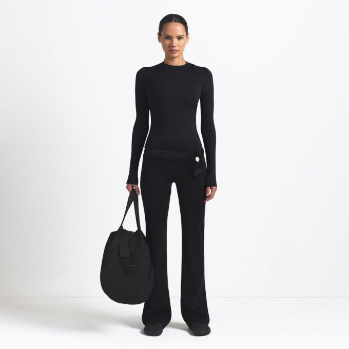 NikeSKIMS AIRY LONG SLEEVE CREW NECK TOP