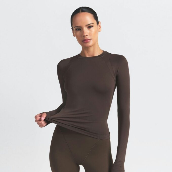 NikeSKIMS AIRY LONG SLEEVE CREW NECK TOP