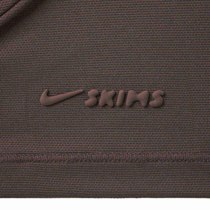 NikeSKIMS AIRY LONG SLEEVE CREW NECK TOP