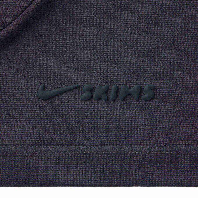 NikeSKIMS AIRY LONG SLEEVE CREW NECK TOP
