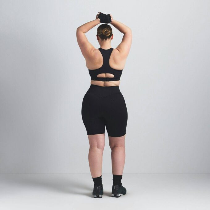 NikeSKIMS MATTE 7″ BIKER SHORT