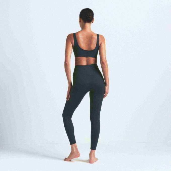 NikeSKIMS MATTE KNEE GRIP 26″ LEGGING