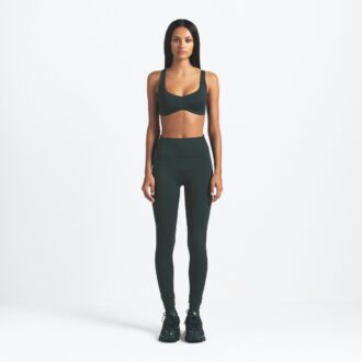 NikeSKIMS MATTE SHAPING SCOOP BRA