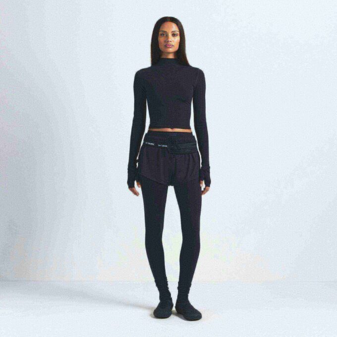 NikeSKIMS VINTAGE SEAMLESS MOCK NECK CROP TOP