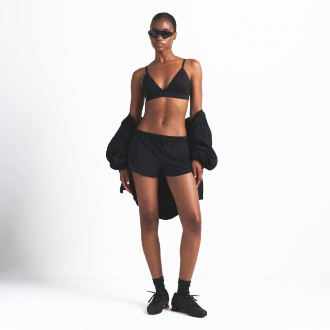 NikeSKIMS WOVEN NYLON 2.5″ RUNNER SHORT