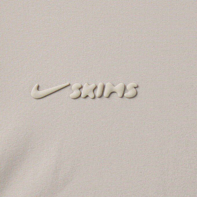 NikeSKIMS WOVEN NYLON 2.5″ RUNNER SHORT