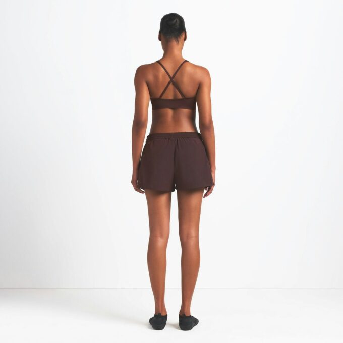 NikeSKIMS WOVEN NYLON 5″ TRACK SHORT