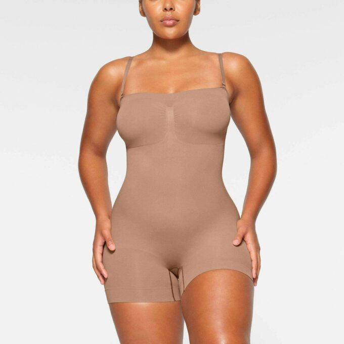 SEAMLESS SCULPT STRAPLESS SHORTIE BODYSUIT