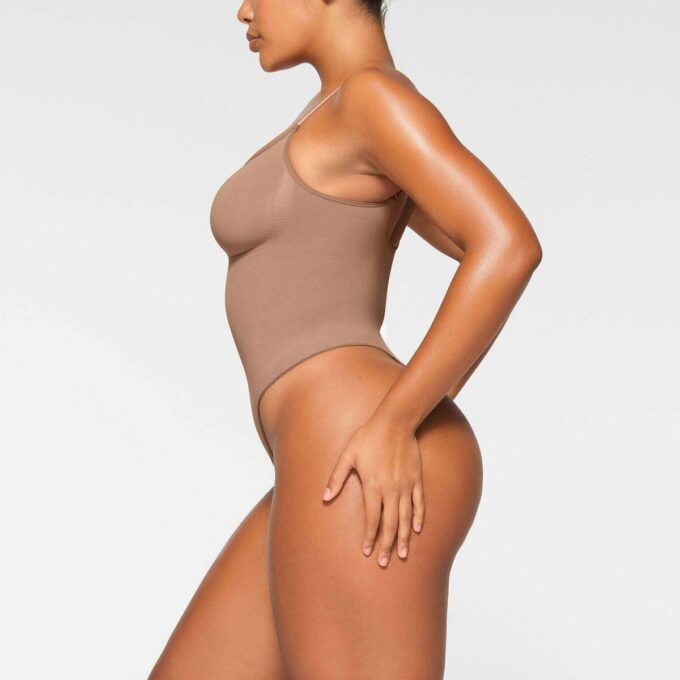 SEAMLESS SCULPT THONG BODYSUIT