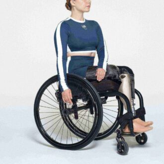 SKIMS FOR TEAM USA SIGNATURE SWIM PARALYMPIC LONG SLEEVE CROPPED T-SHIRT SKIMS FOR TEAM USA SIGNATURE SWIM PARALYMPIC LONG SLEEVE CROPPED T-SHIRT