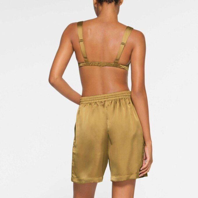 SKIMS SPORTY SATIN LOOSE SHORT SKIMS SPORTY SATIN LOOSE SHORT