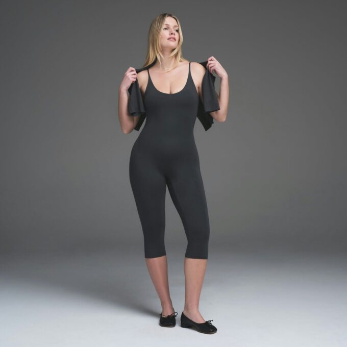 SMOOTH LAYERS CAPRI CATSUIT