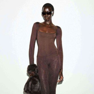 SMOOTH LAYERS SQUARE NECK TOP