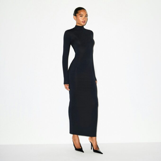 SMOOTH LAYERS TURTLENECK LONG DRESS