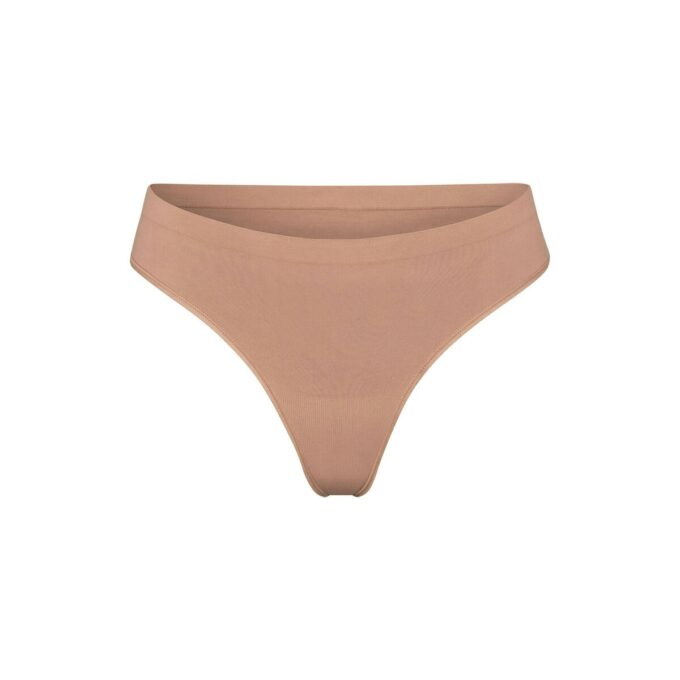 SOFT SMOOTHING SEAMLESS THONG
