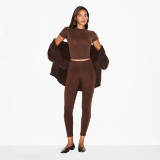 THE ESSENTIAL COLLECTION HIGH-WAISTED LEGGING