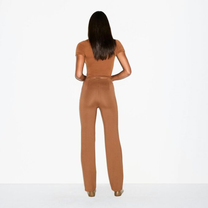 THE ESSENTIAL COLLECTION HIGH-WAISTED PINTUCK STRAIGHT LEG PANT